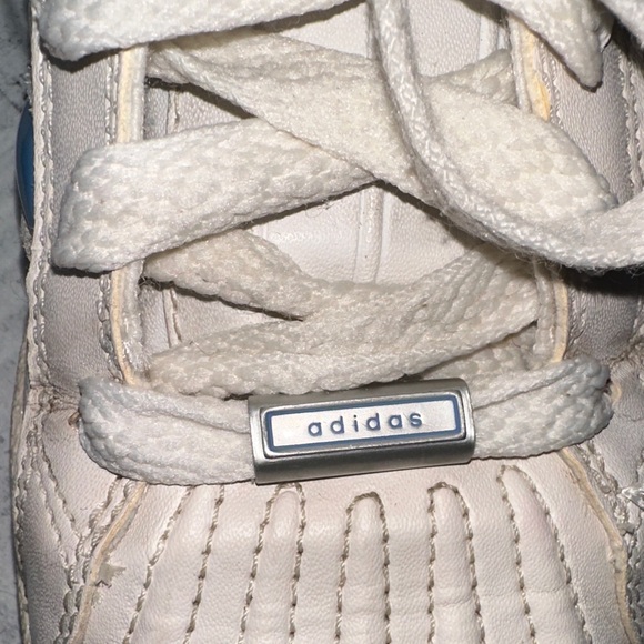 Old-School Adidas - Picture 2 of 5